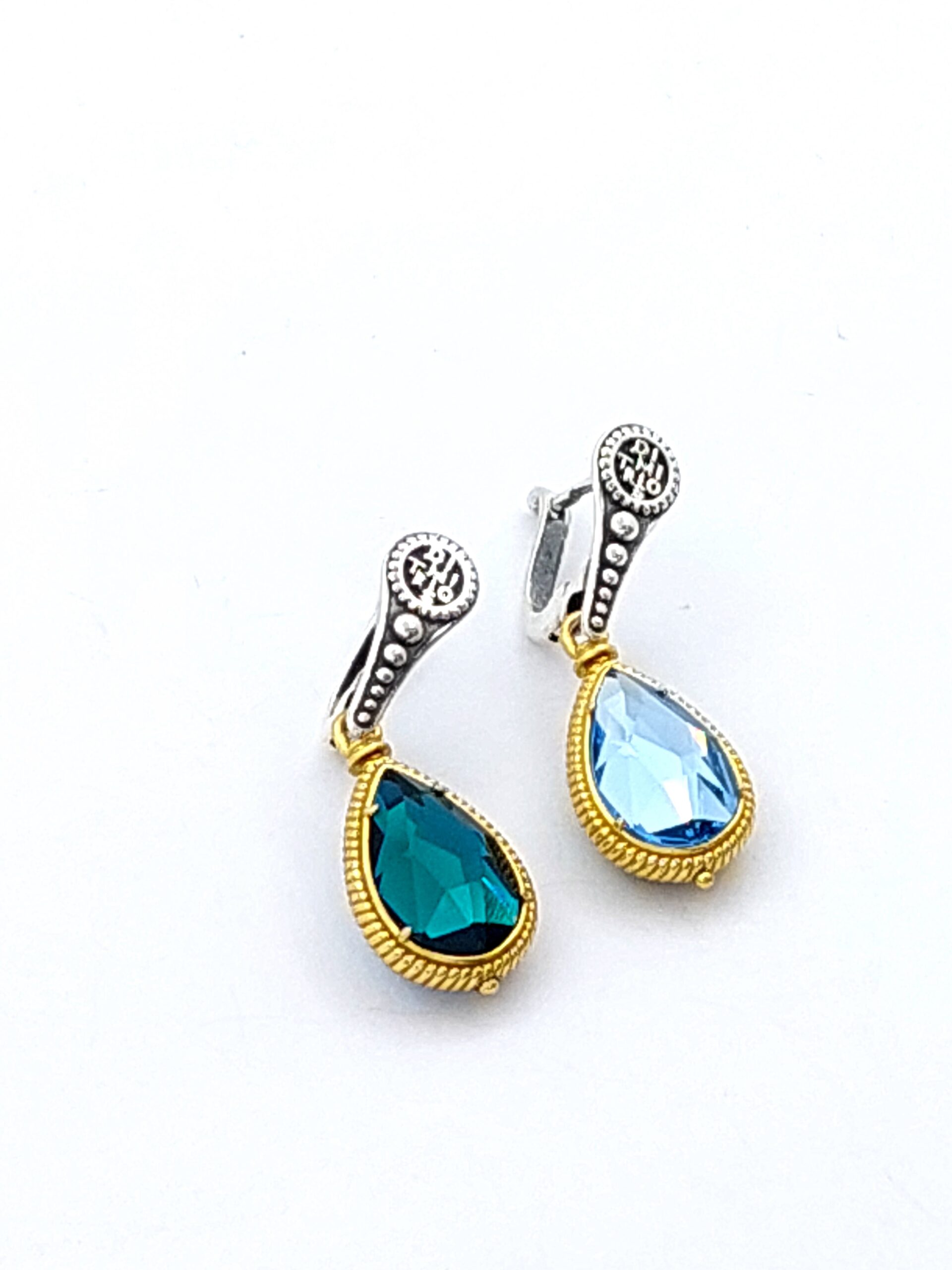 Ασημένια Δίχρωμα Σκουλαρίκια Κρεμαστά Διπλής Όψης Dimitrios-Exclusive Με Μπλε Και Πράσινο Κρύσταλλο Σε Επίχρυσο Στεφάνι κωδ.S131